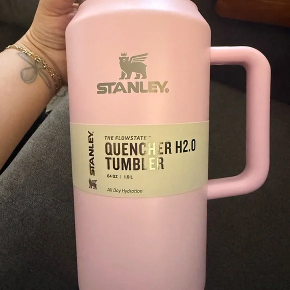 STANLEY 64 oz Stainless Steel H2.0 Flowstate Quencher Tumbler- Target Exclusive - Picture 4 of 5